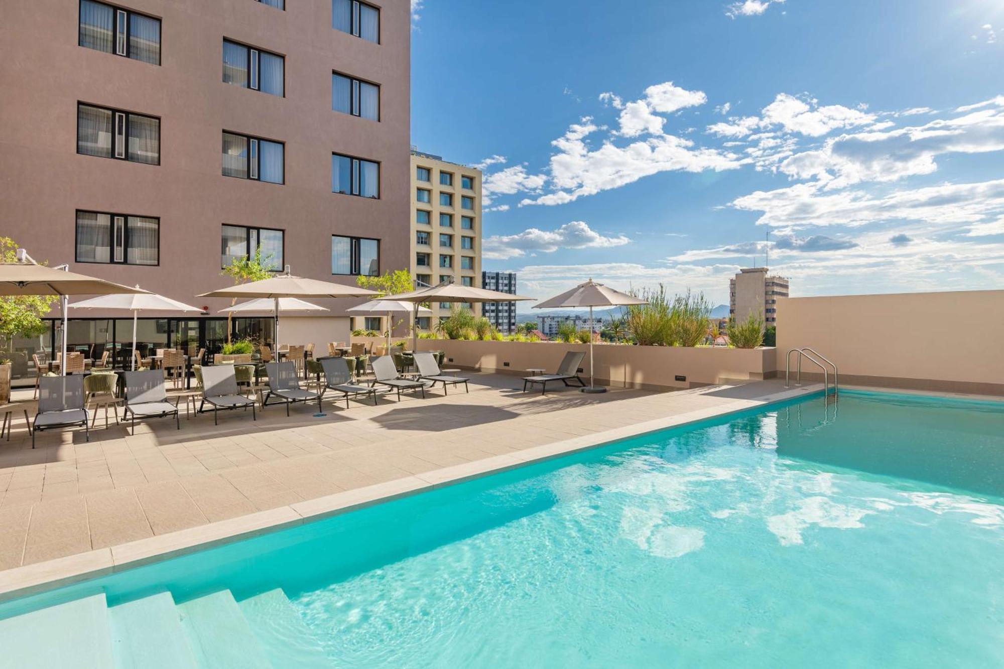 Hilton Garden Inn Windhoek Exterior foto