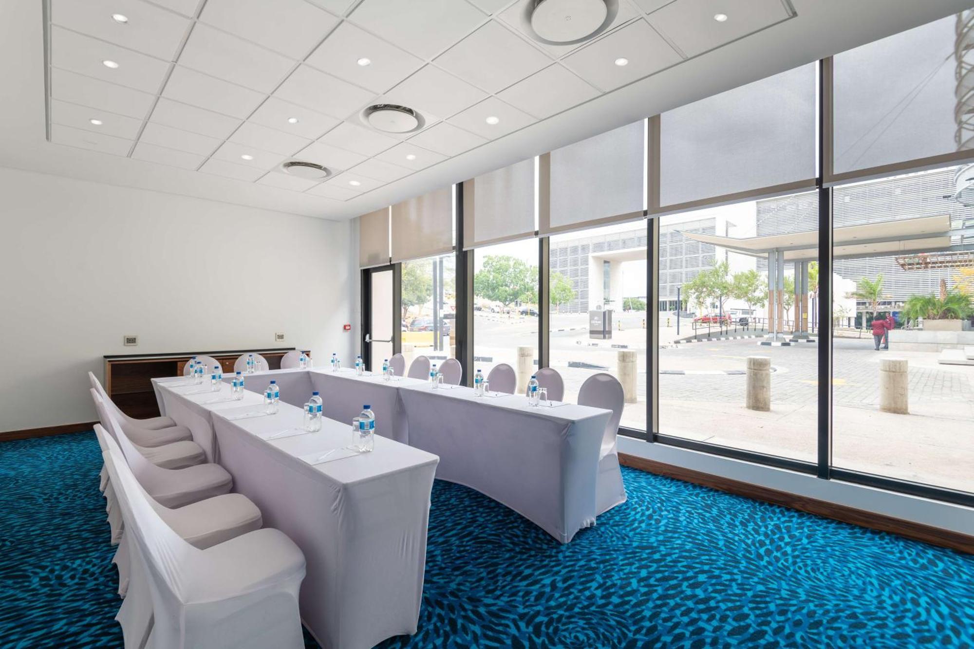 Hilton Garden Inn Windhoek Exterior foto