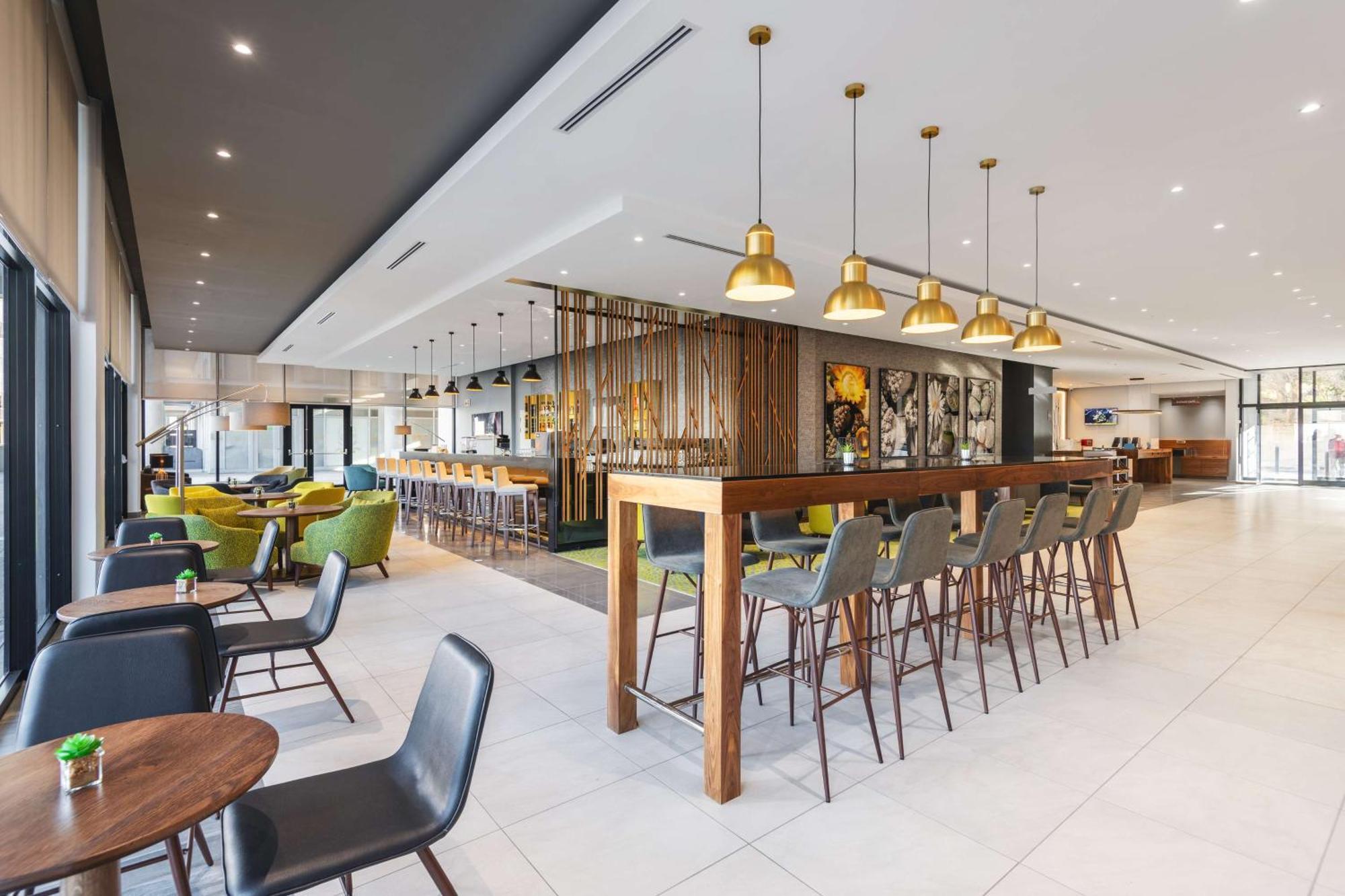 Hilton Garden Inn Windhoek Exterior foto